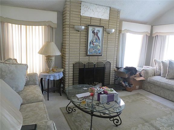 4th image of 1412 W 102nd St