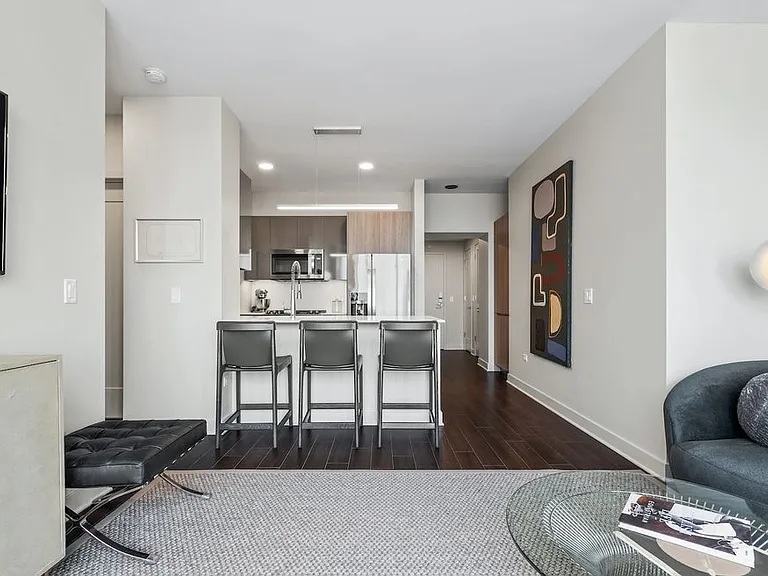 322 N Orleans St #1808 — Photo 3