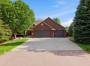 6811 E Split Rock Cir, Sioux Falls, SD 57110