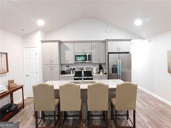4th image of 213 Claire Dr SE Unit B
