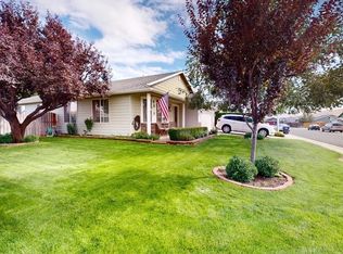 109 S Glacier St, Moxee, WA 98936