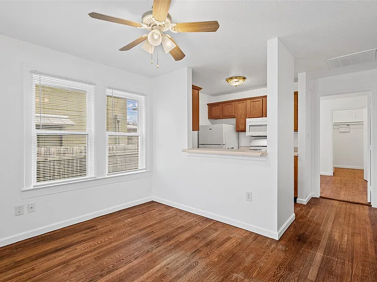1307 Concho St #A — Photo 4