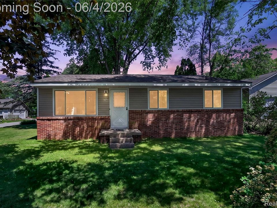 1st image of 760 Heights Rd