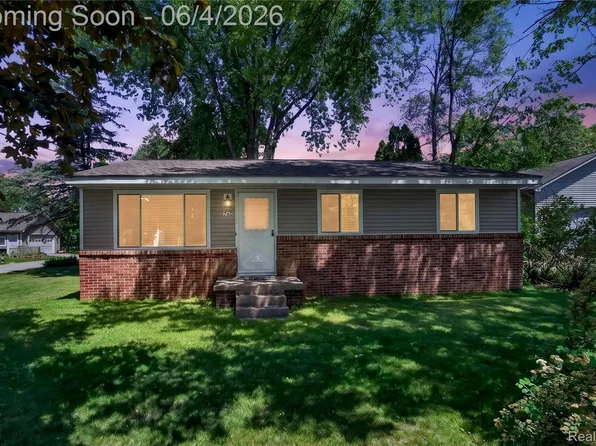 760 Heights Rd, Lake Orion, MI 48362