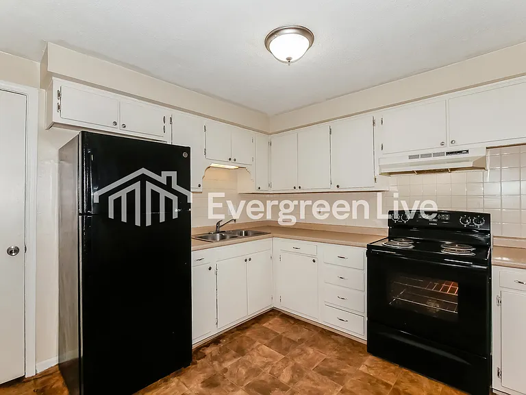 10402 Chris Dr — Photo 9
