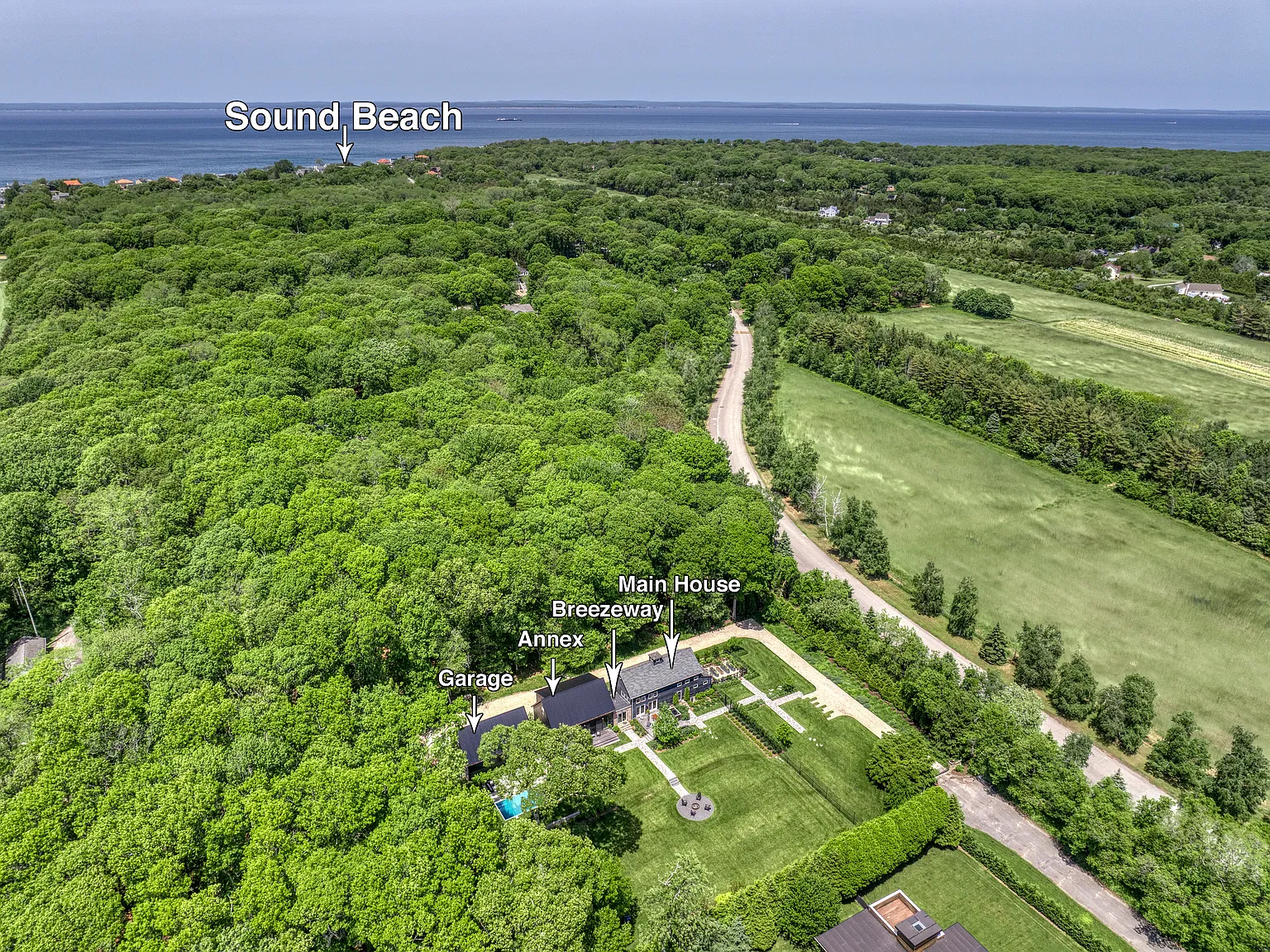 Private Retreat with Heated Gunite Pool and Golf Course Access — Photo 4