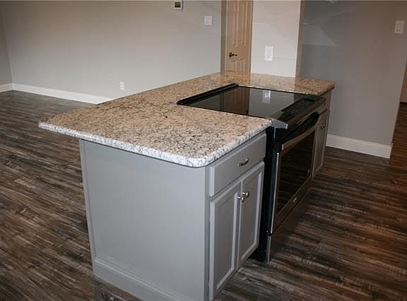4th image of 6053 Kary Lynn Dr