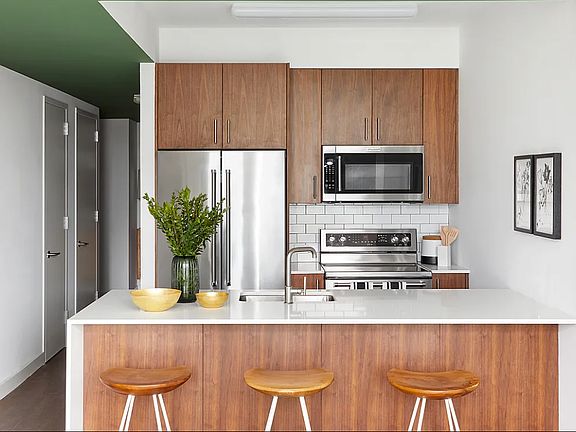2nd image of 120 Nassau St APT 9G