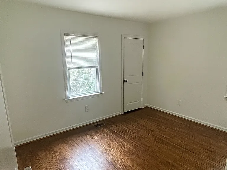 1181 Westview Dr SW — Photo 8