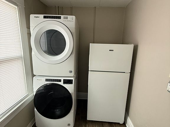 4th image of 6200 Ballard Ave #2