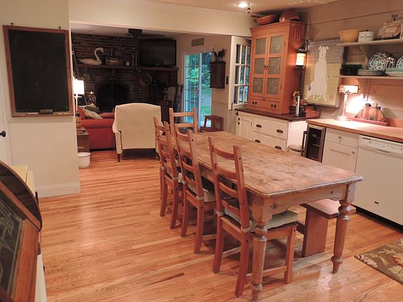 Eat in Country Kitchen