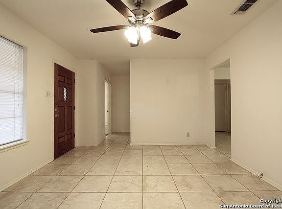 4th image of 107 Gladiola Ln #A