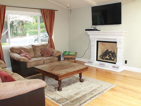Living Room with Gas Fireplace
