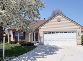4 Woodview Ct, Streamwood, IL
