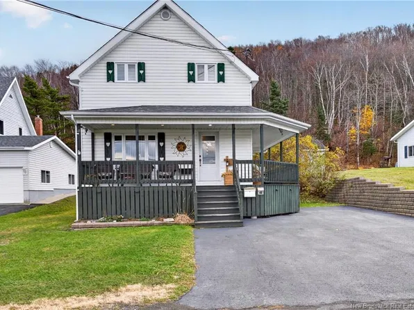 48 Sunset Dr, Campbellton, NB E3N 1S8