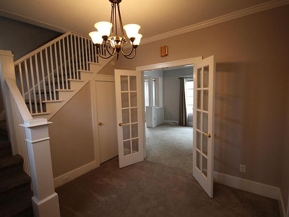 4th image of 3350 College Ave NE