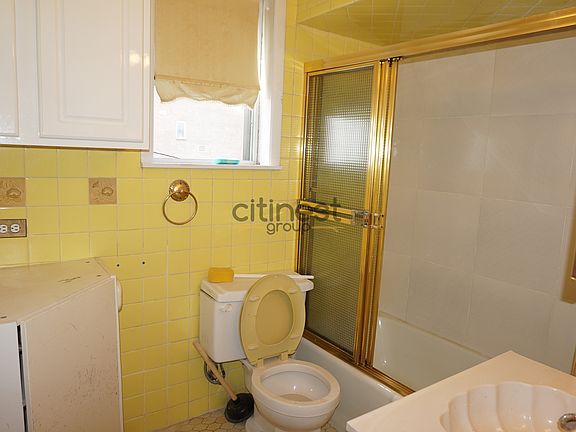 5th image of 8406 Bay 16th St #2