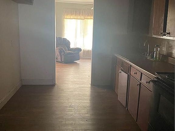 5th image of 20621 Texas St