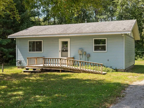 7788 Bacchanalia Ct, Cadillac, MI 49601
