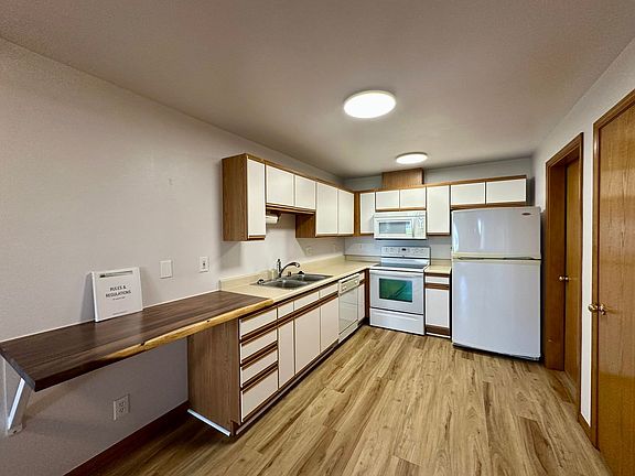 5th image of 4244 Wintergreen Cir APT 170