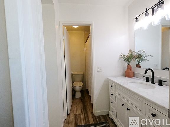 4th image of 1231 Crestwood Dr #1