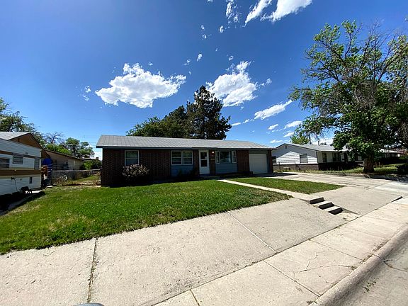 3rd image of 410 Elizabeth Dr