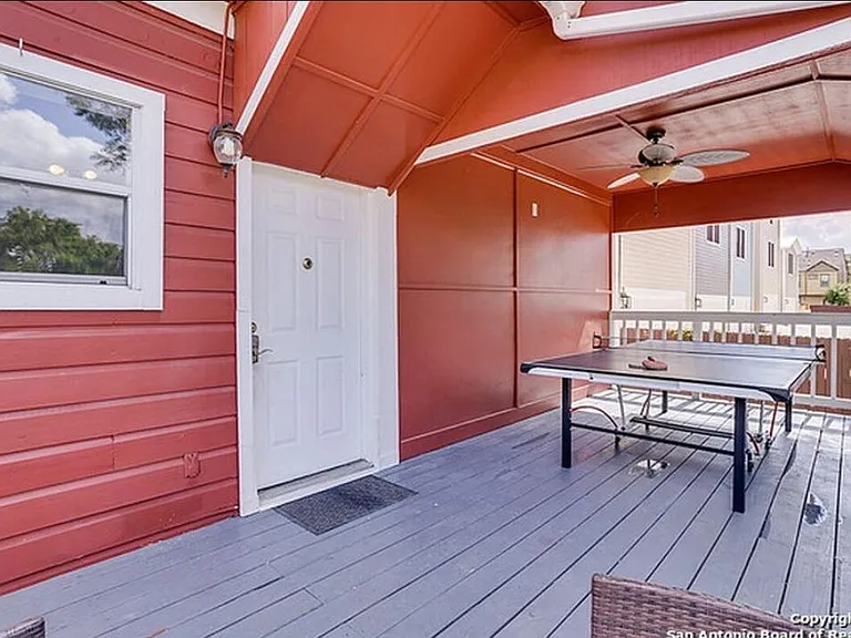 319 E Courtland Pl — Photo 15