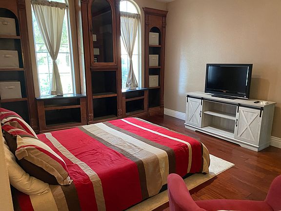 5th image of 7241 Lake Farm Ave #B