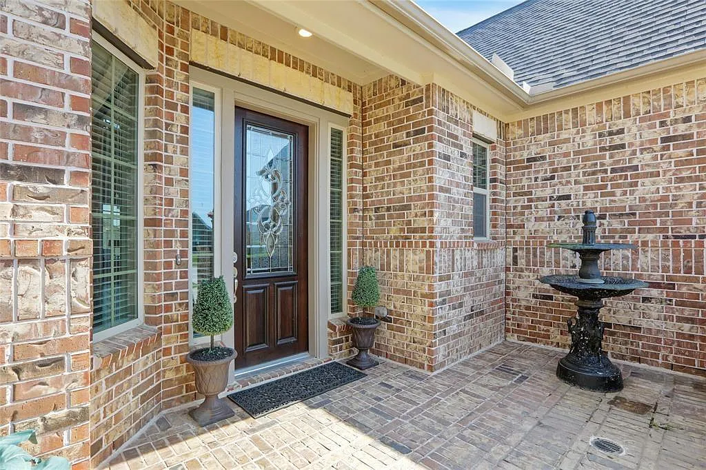 4 bed, 4.5 bath, 3711 sqft, $3,499 — Photo 2