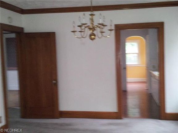 4th image of 242 Clarencedale Ave