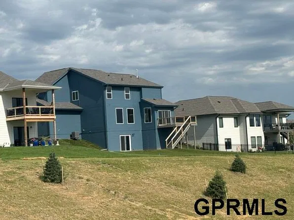 10647 S 101st Avenue Cir, Papillion, NE 68046