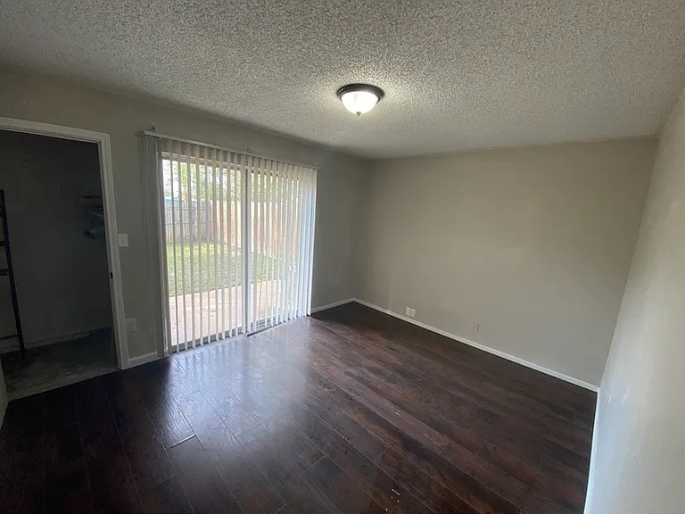4811 Houghton Ave — Photo 8