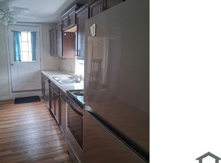 27 Fremont St #2, Lowell, MA 01850
