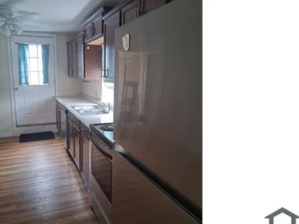 27 Fremont St #2, Lowell, MA 01850