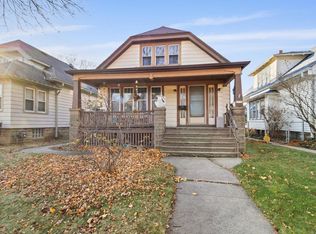 3135 S Taylor Ave, Milwaukee, WI 53207