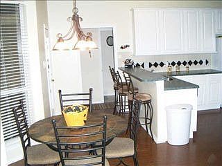 4th image of 22 Zachary Ct
