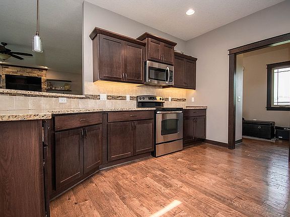 4th image of 2300 SE Aster Ct