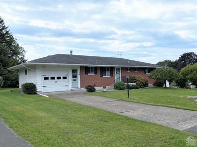 19 Riverledge Rd, Hudson, NY, 12534