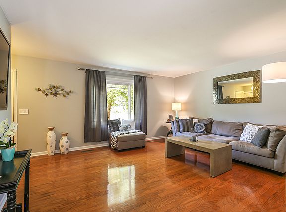 2nd image of 1800 Paddington Ave