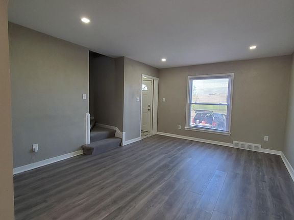5th image of 520 Marquette Dr