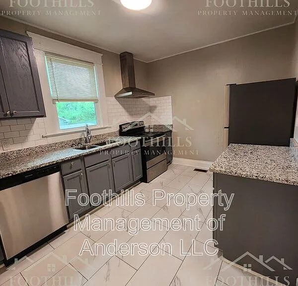120 Anderson Ave #B — Photo 8