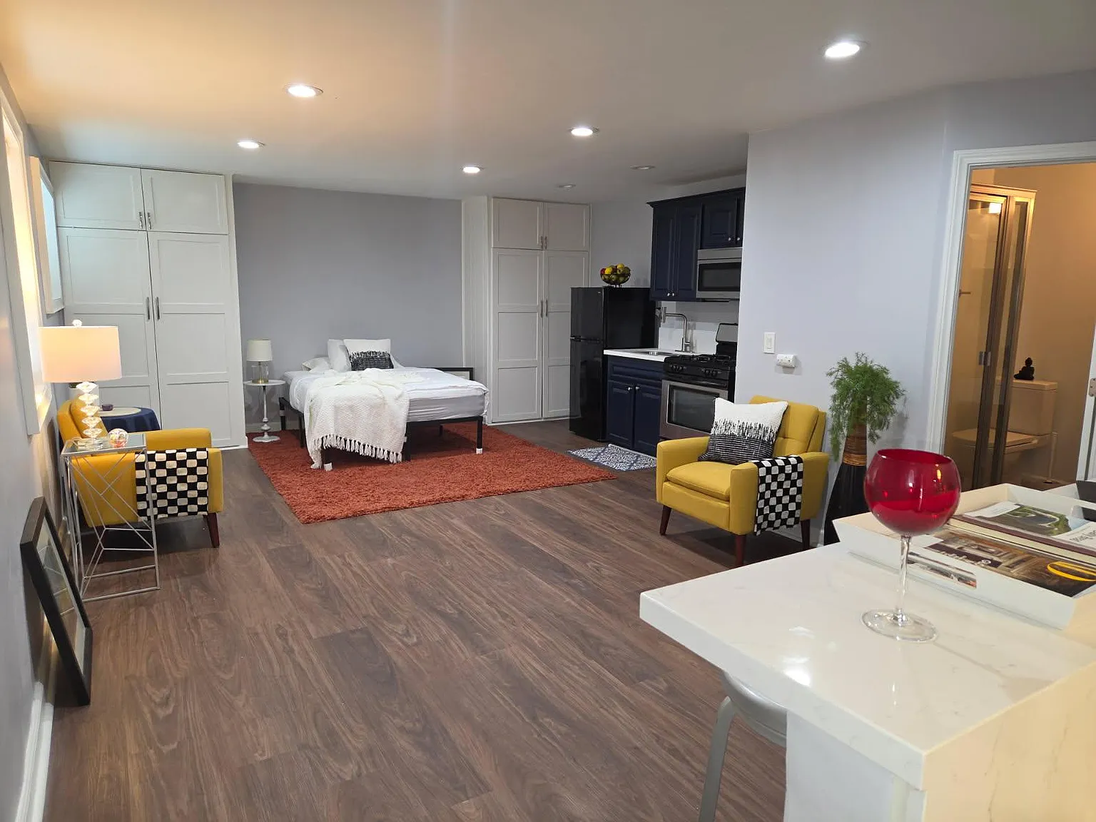 Studio, 500 sqft, $1,800 — Photo 2