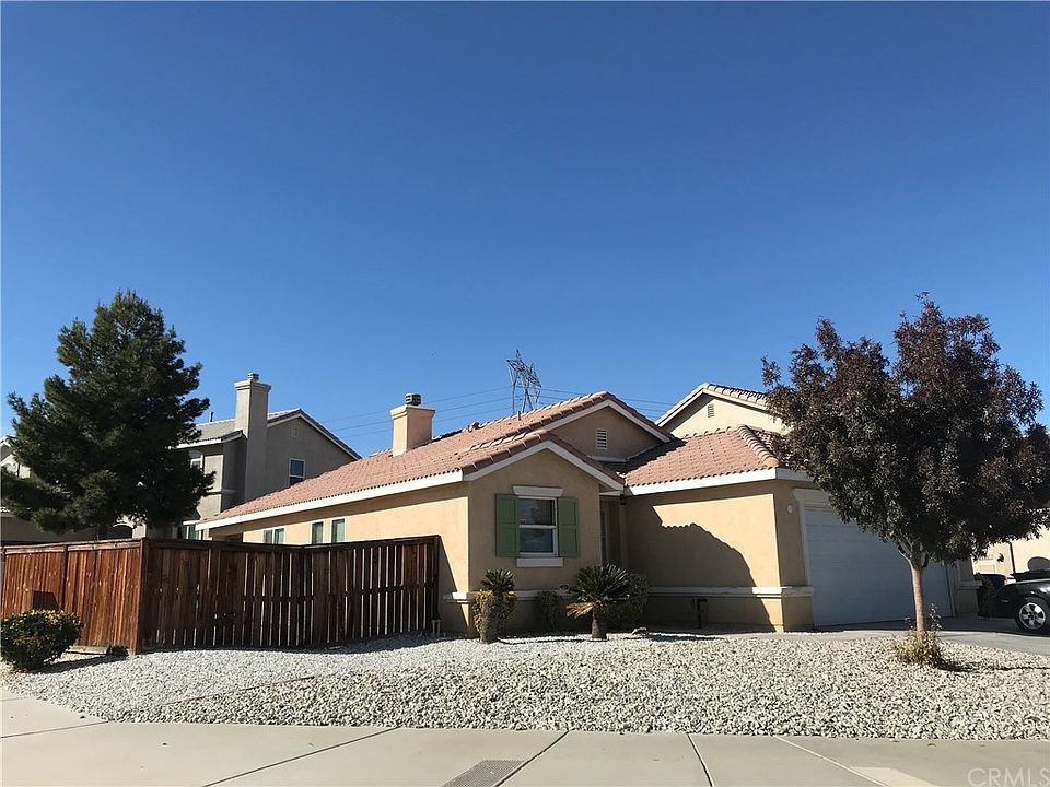 1st image of 15585 Naples Ln