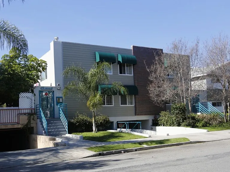 319 Concord St — Photo 1