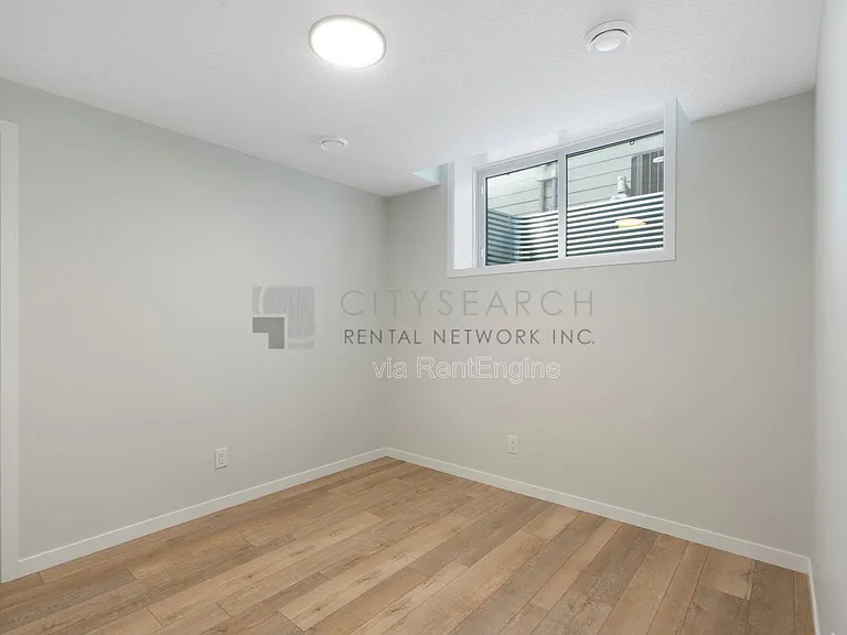 31 Royston Ter NW — Photo 18