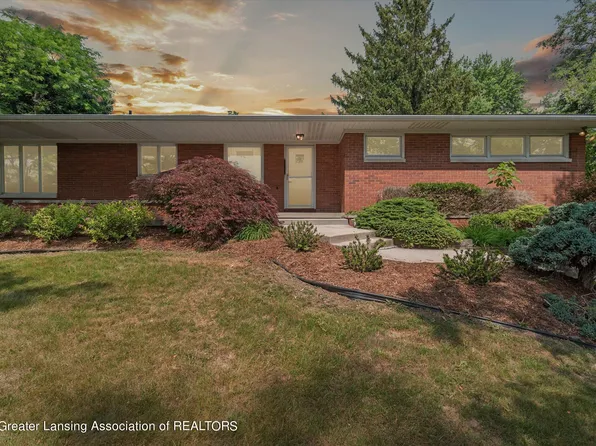 4690 Huron Hill Dr, Okemos, MI 48864