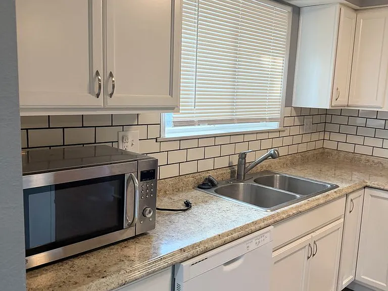 3850 Grenada Way — Photo 8