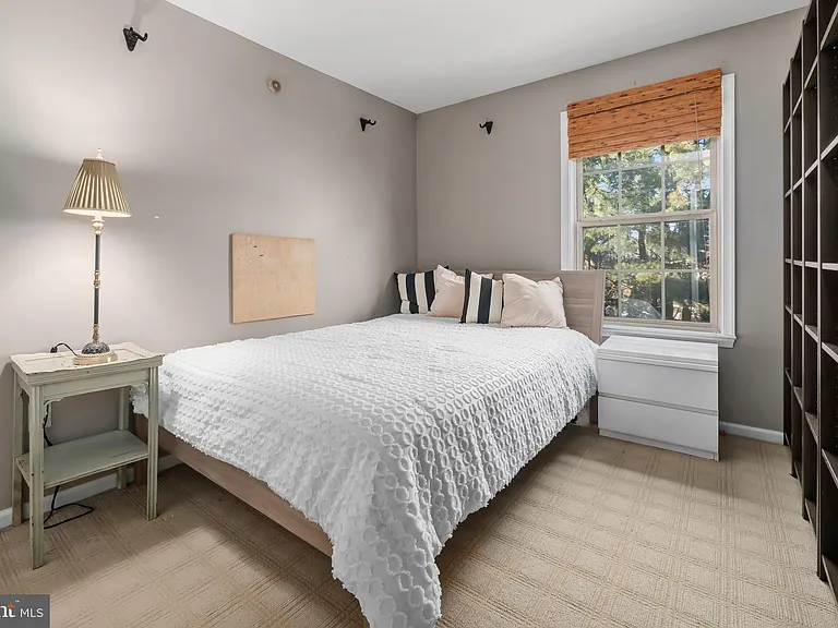 4079 Waterford Dr — Photo 16