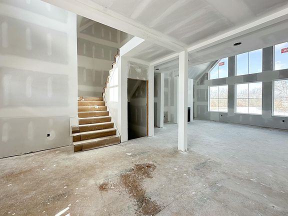 2nd image of 304 Morgan Leigh Ln