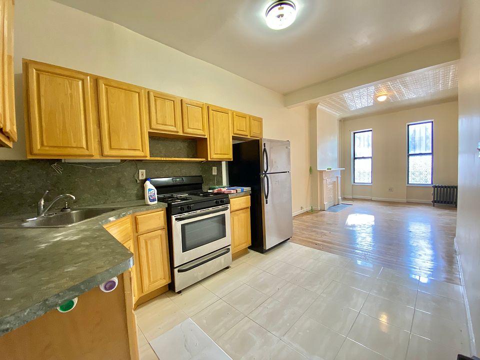 1st image of 79 Underhill Ave #1B